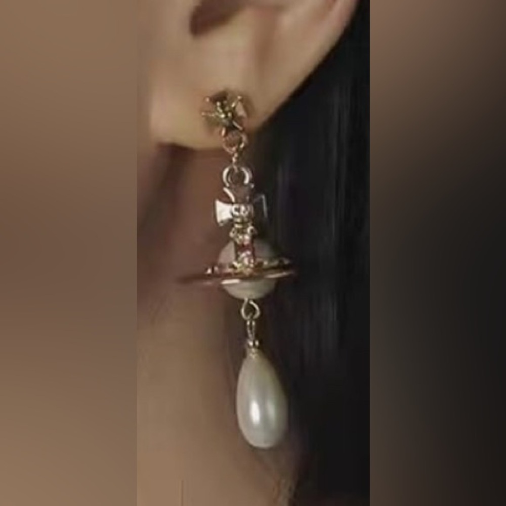 vivienne westwood Crystal saturn Pearl Dangle earrings - Picture 2 of 4